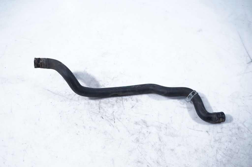 Engine coolant pipe/hose