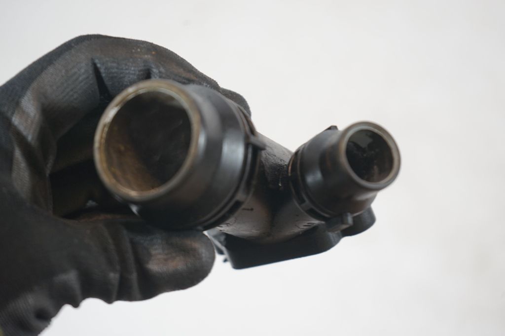 Engine coolant pipe/hose (7)