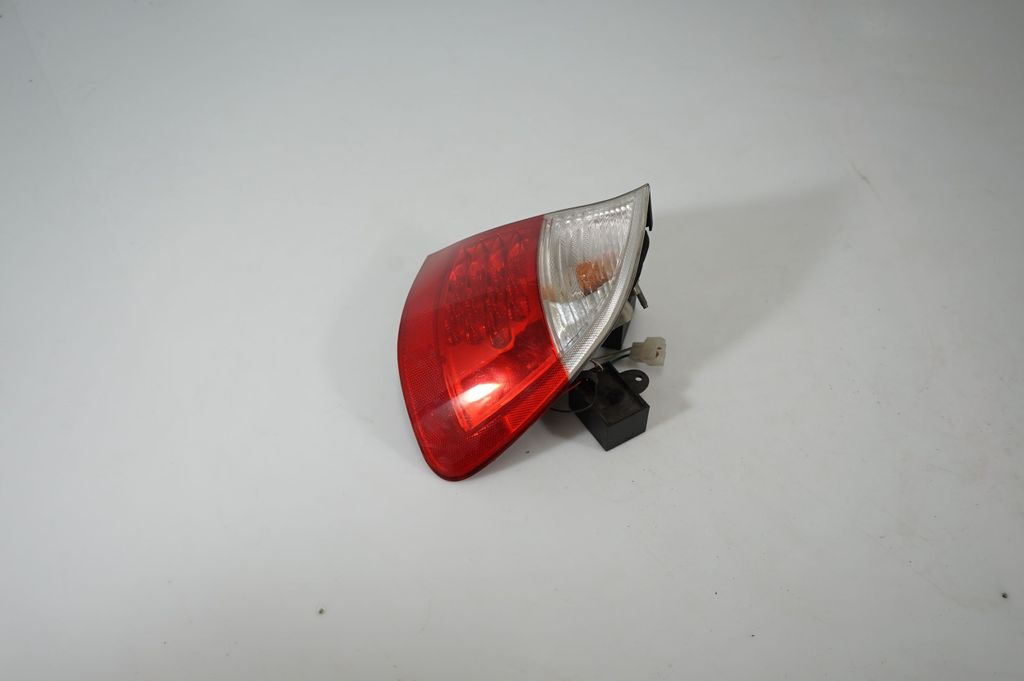 Rear/tail lights (2)