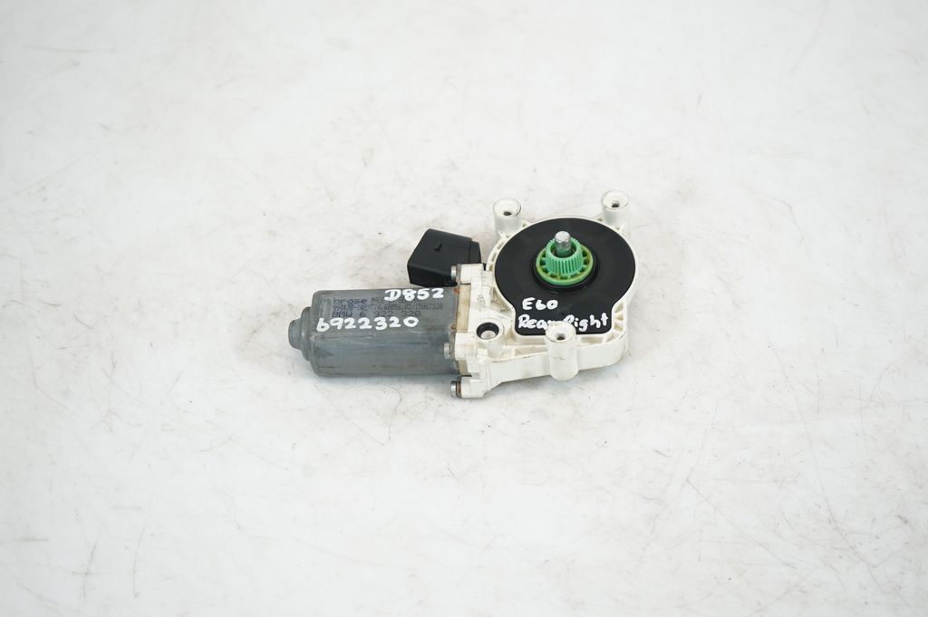 Rear door window regulator with motor