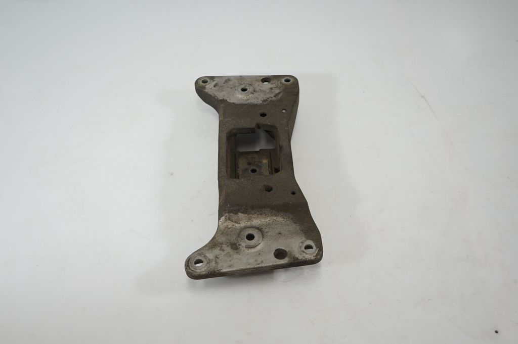 Engine mounting bracket (4)