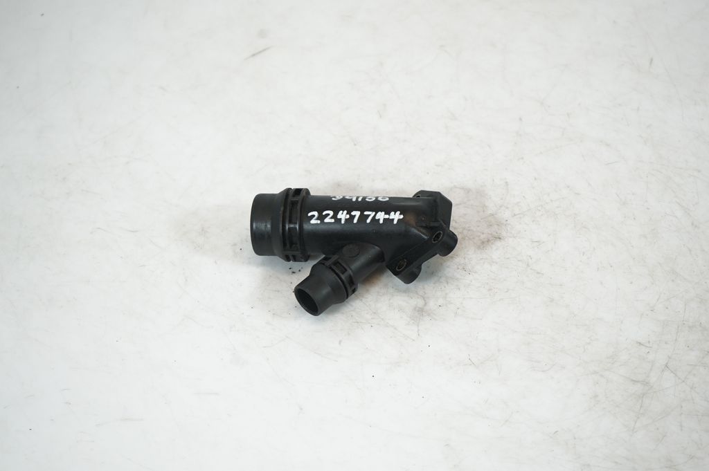 Engine coolant pipe/hose