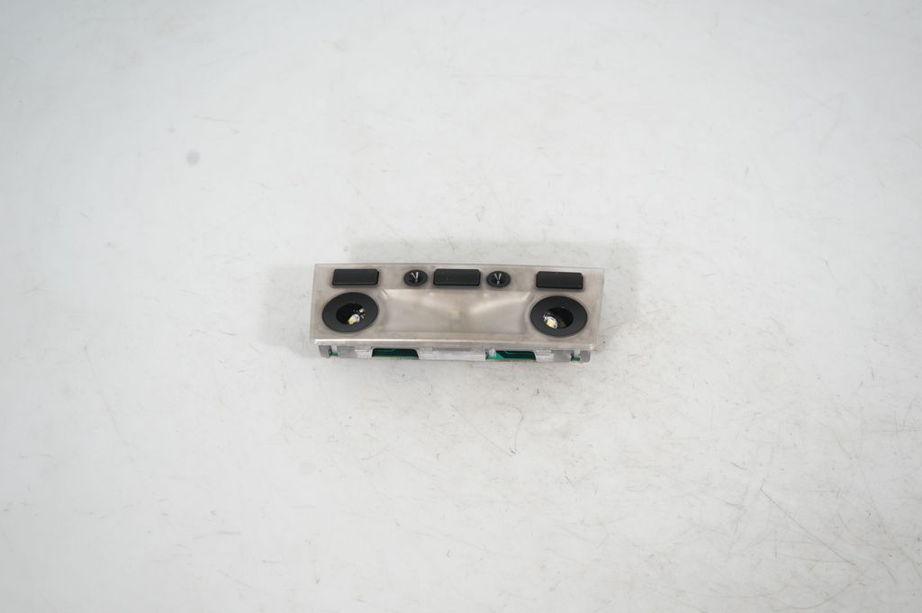 Front seat light (3)