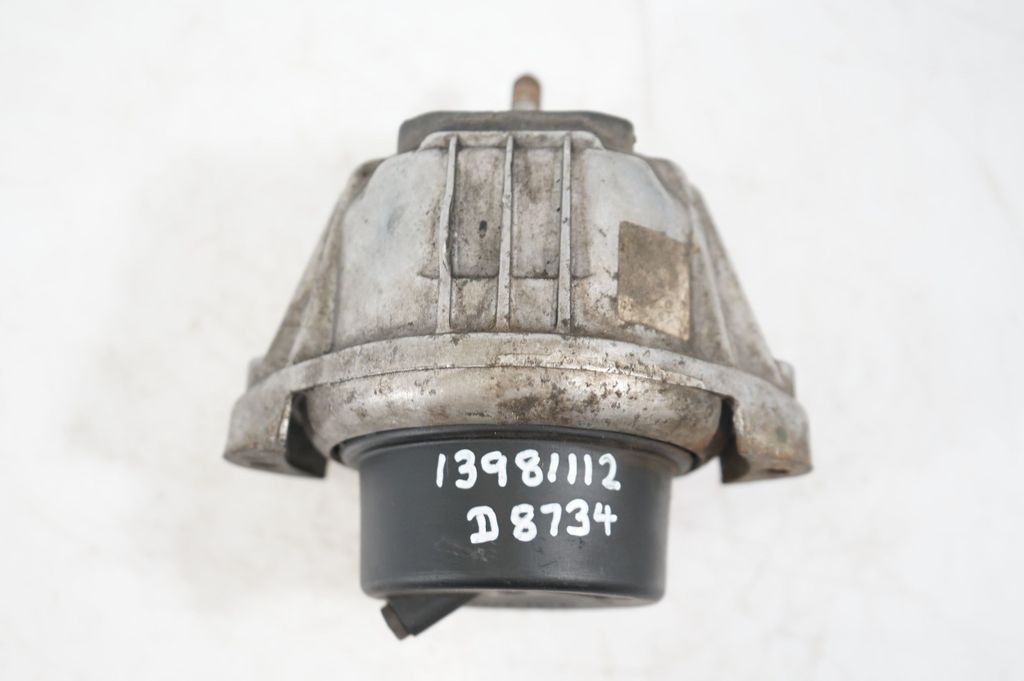 Engine mount bracket (8)