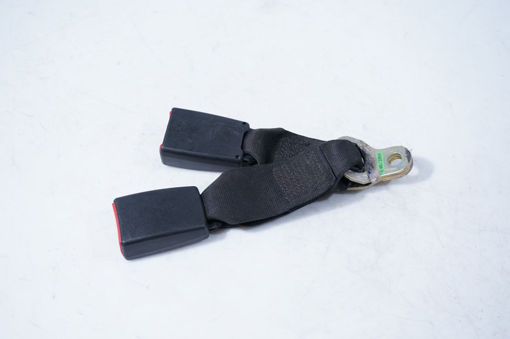 Rear seatbelt buckle