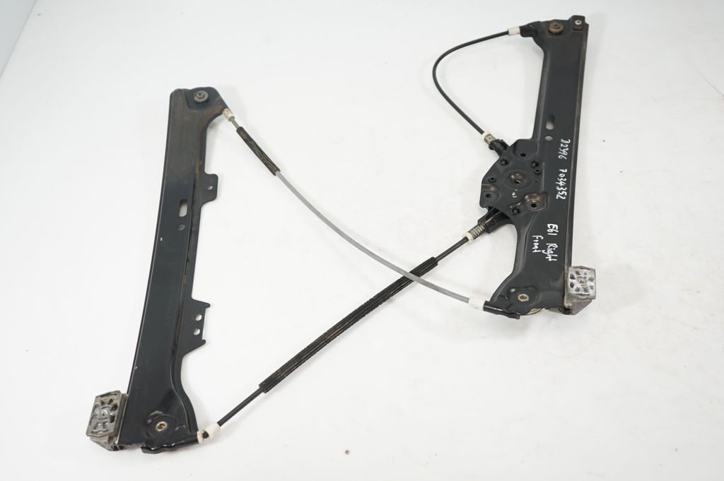 Front door window regulator with motor (2)