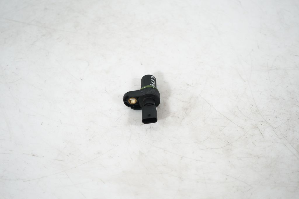 Camshaft speed sensor (4)
