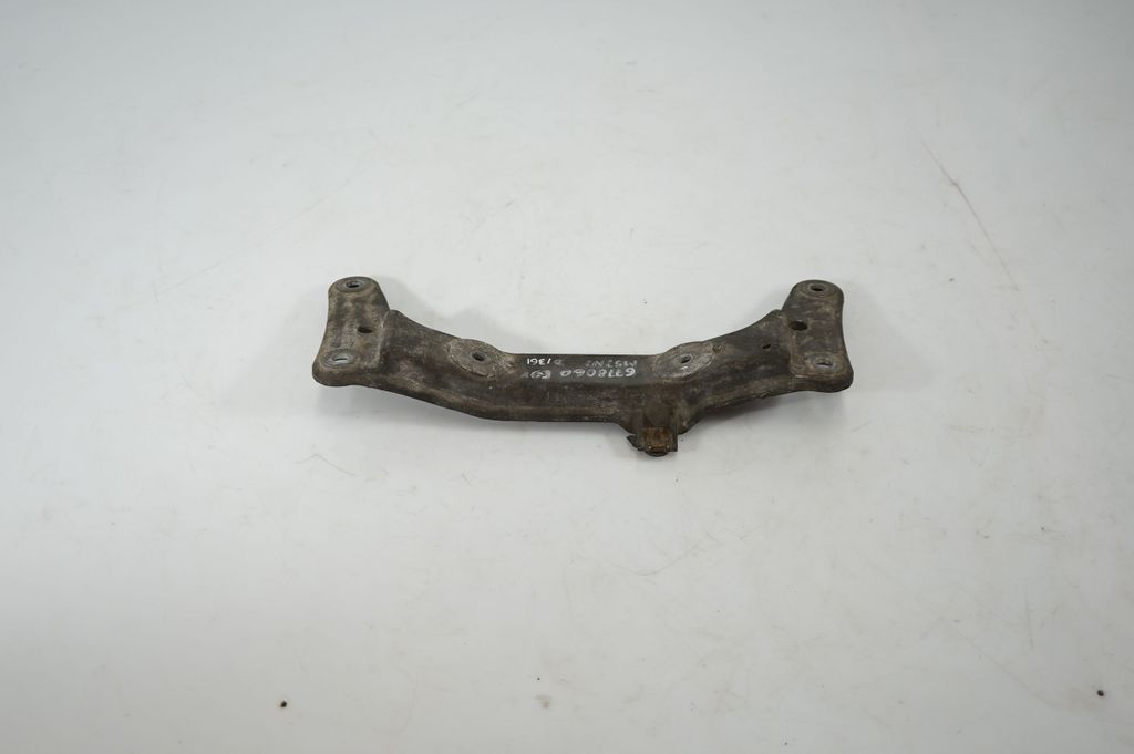 Gearbox mounting bracket (3)