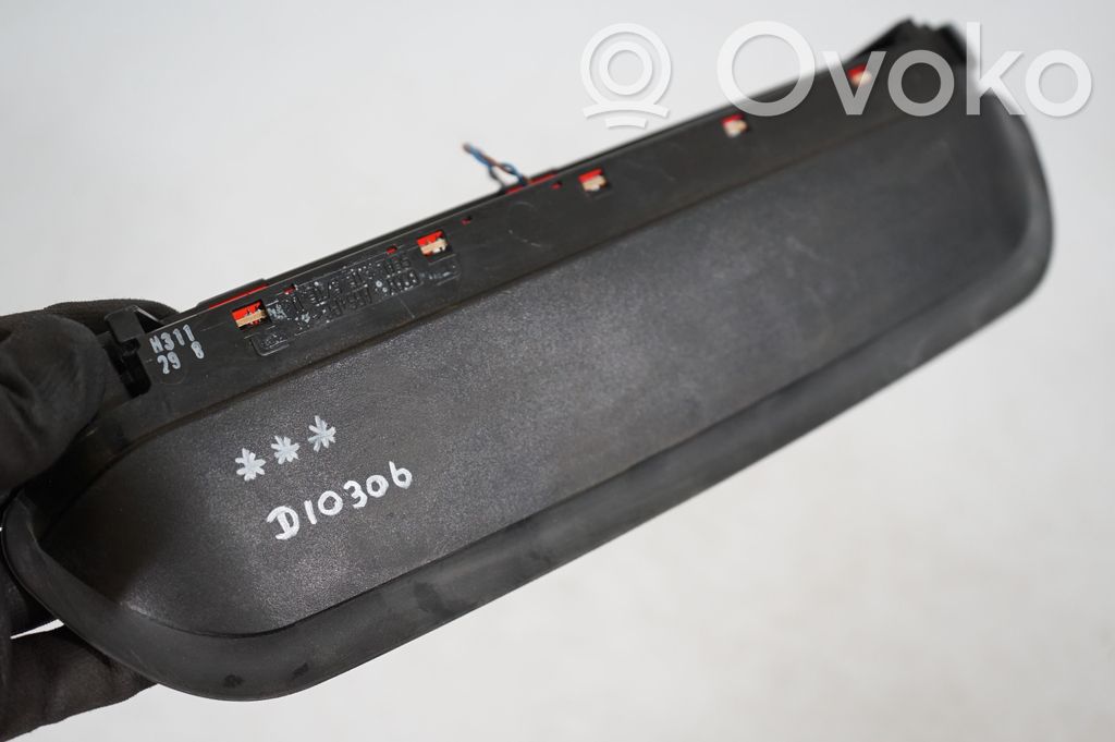 Third/center stoplight (7)