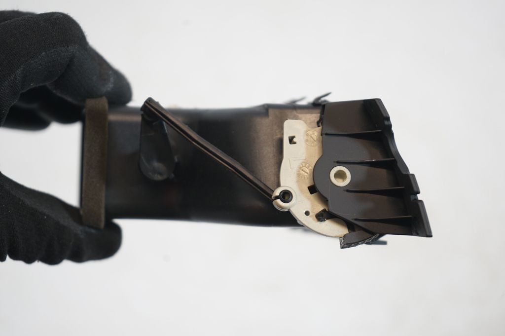 Dashboard side air vent grill/cover trim (6)