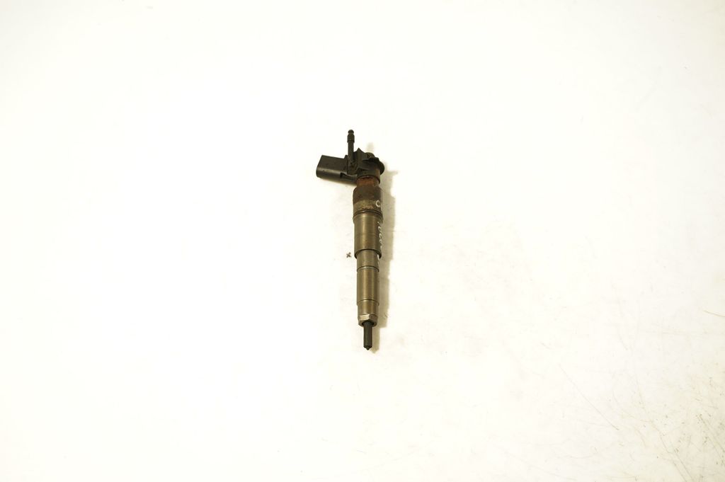 Fuel injector (5)