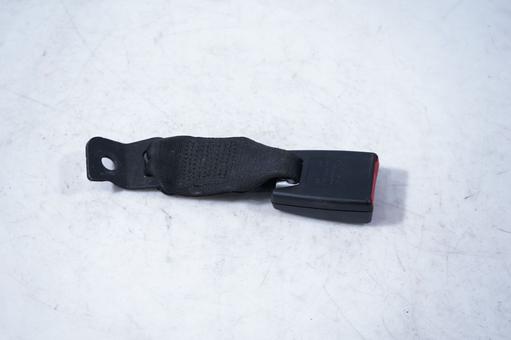 Rear seatbelt buckle (6)