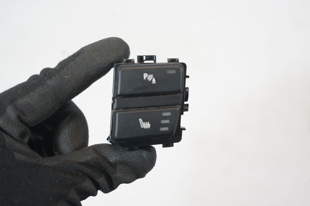 Seat heating switch (6)