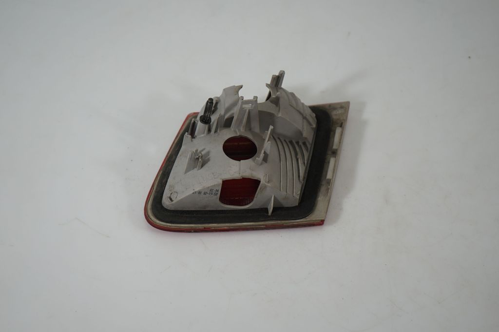 Tailgate rear/tail lights (5)