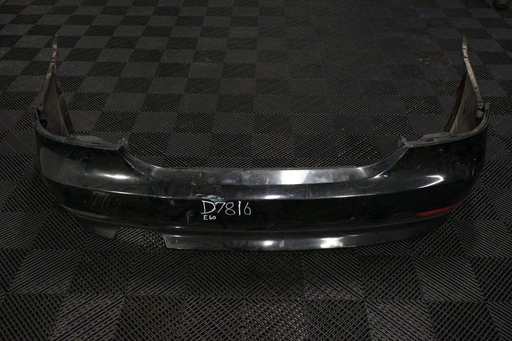 Rear bumper (18)