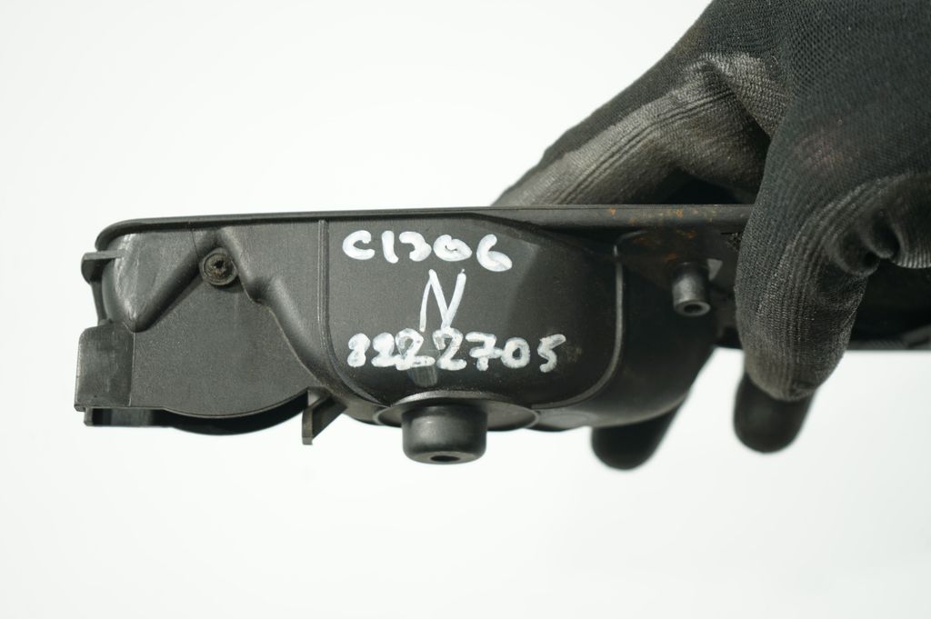 Front door interior handle (8)