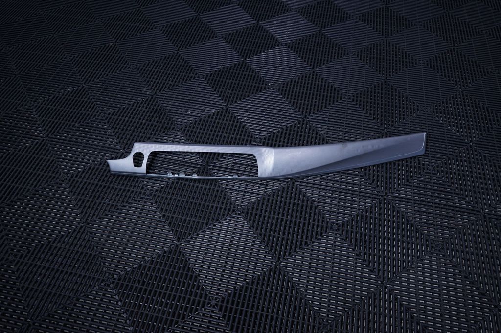 Dashboard glove box trim (5)