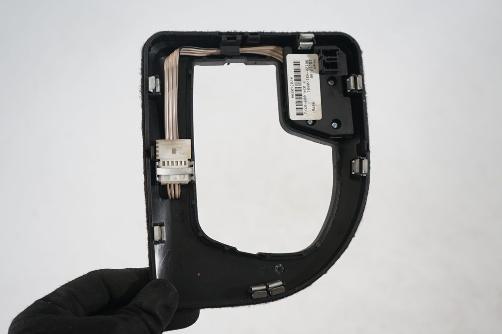 Gear shifter surround trim plastic (6)