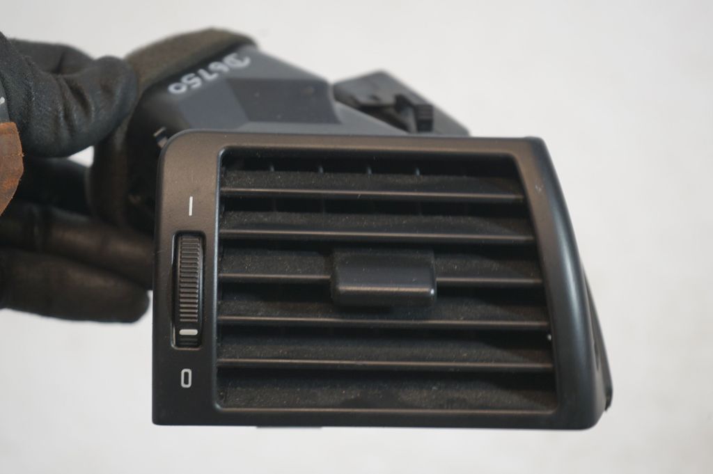 Dashboard side air vent grill/cover trim (6)