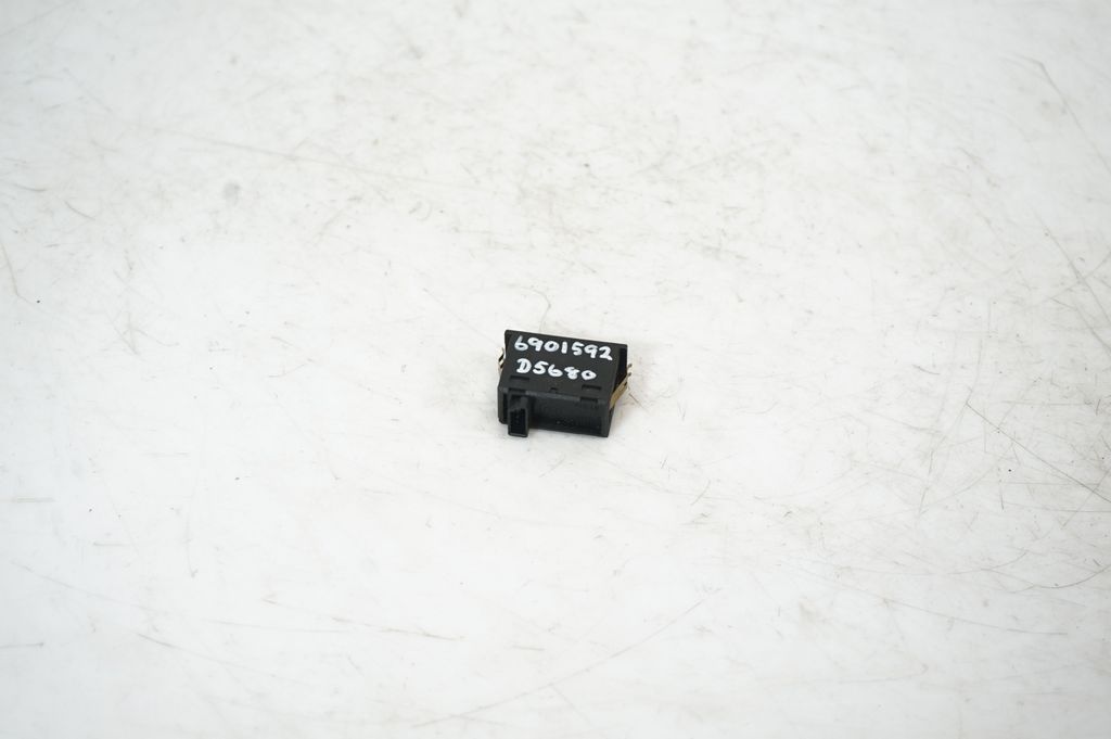 Traction control (ASR) switch (3)