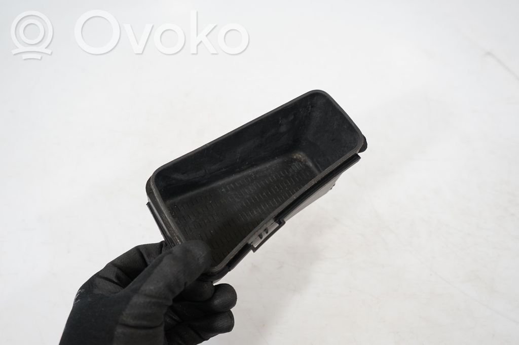 Engine bonnet/hood hinges (6)