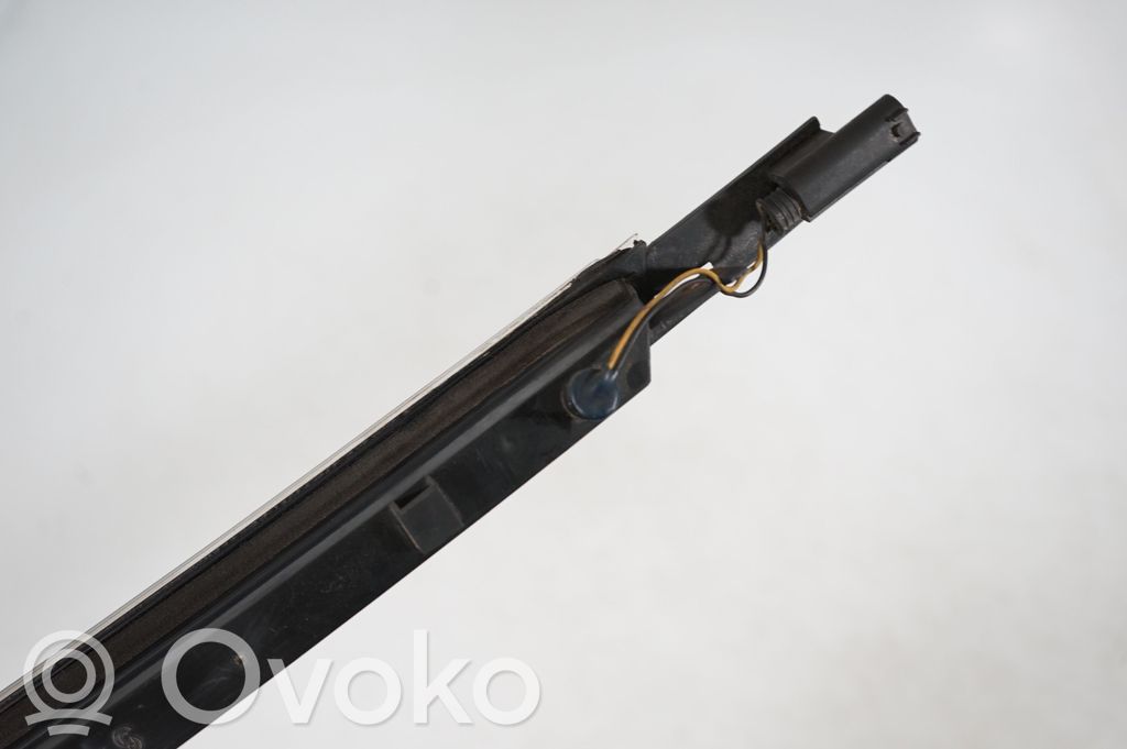 Third/center stoplight (6)