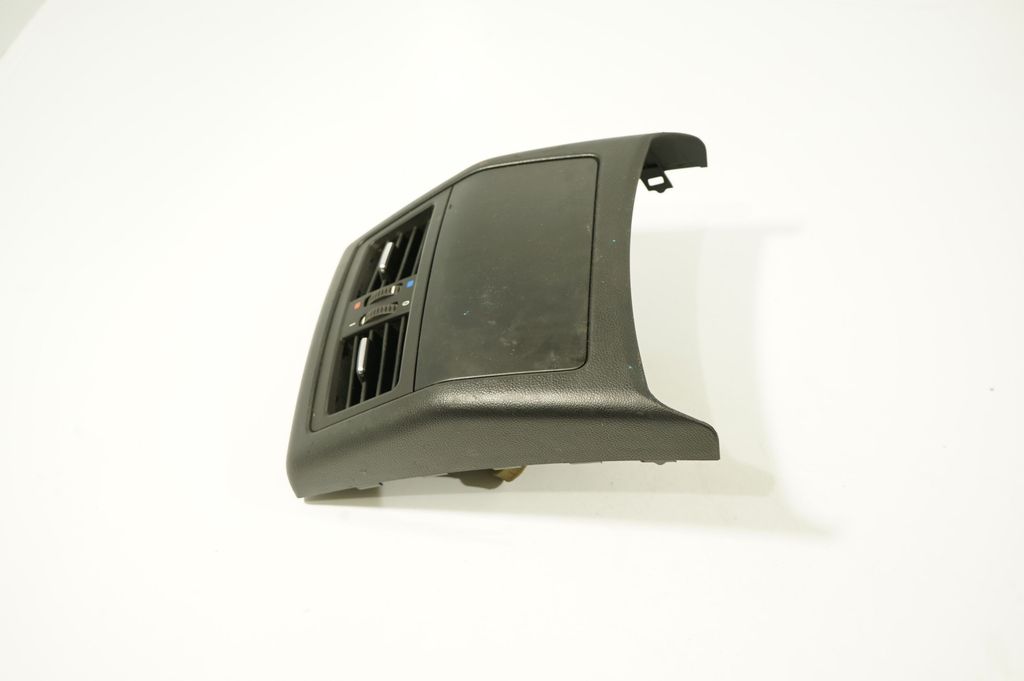Rear air vent grill (3)