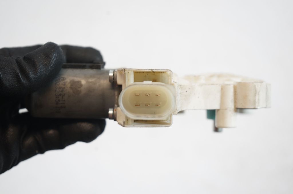 Front door window regulator with motor (6)