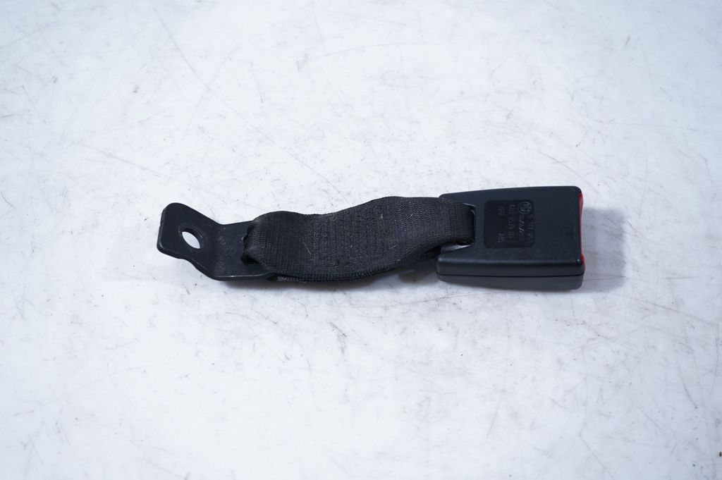 Rear seatbelt buckle (5)