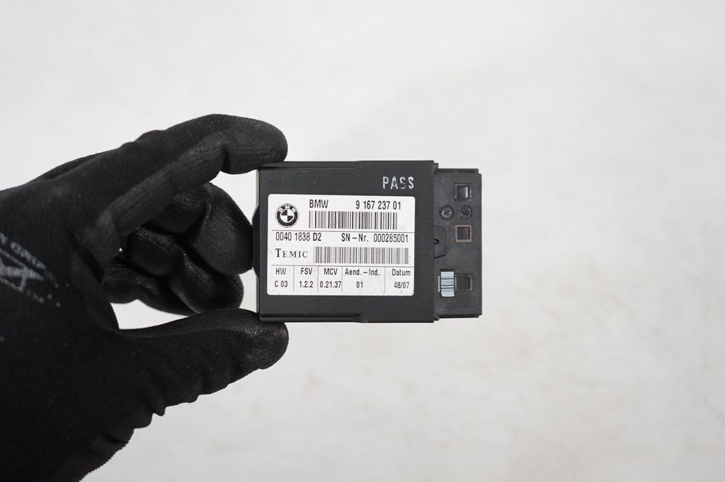 Seat control module (7)