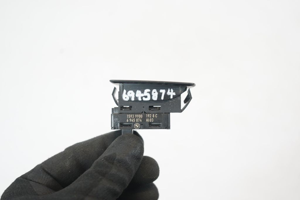 Electric window control switch (8)