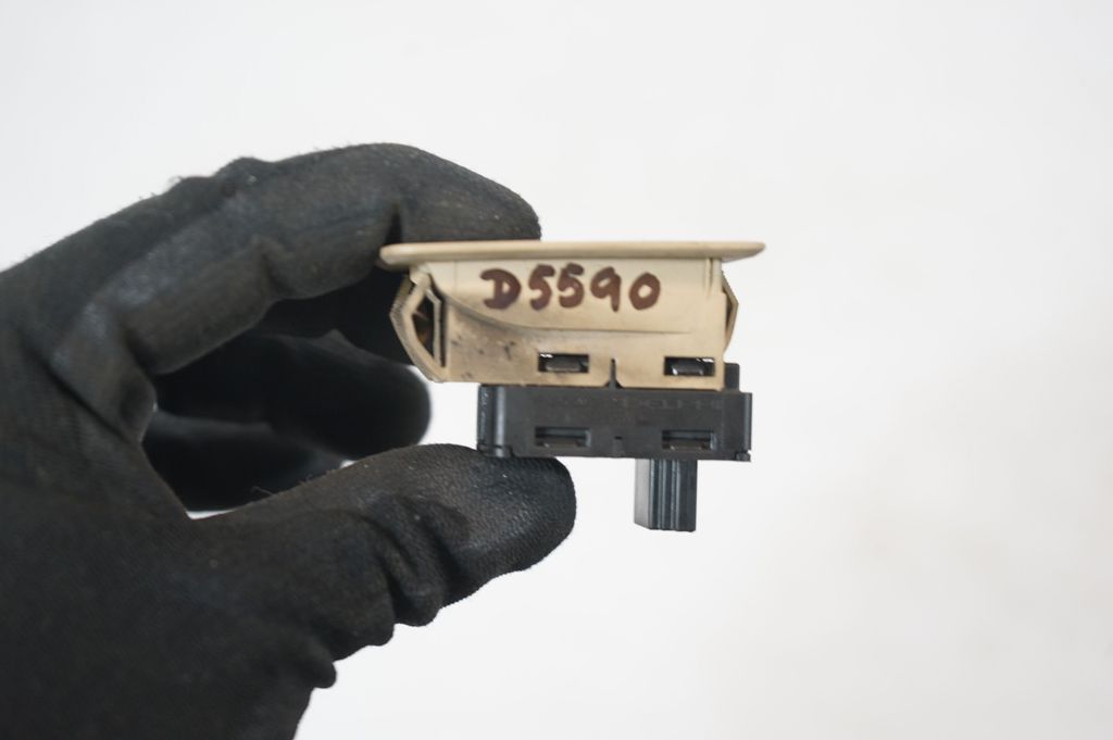 Electric window control switch (8)