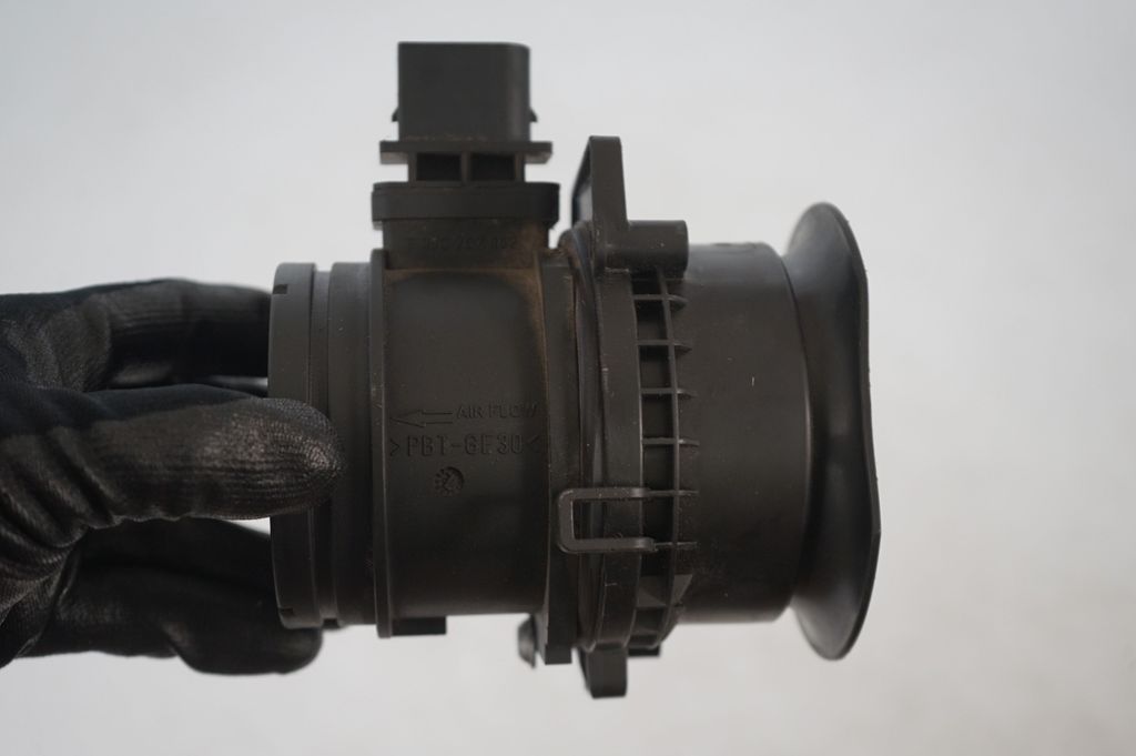 Mass air flow meter (8)