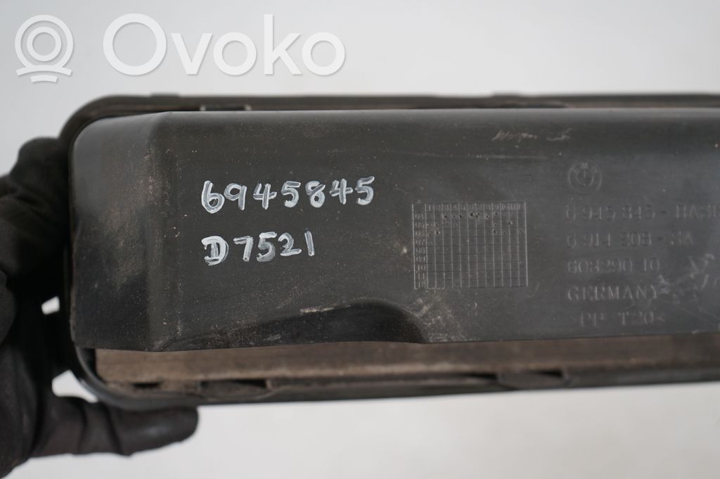 Quarter panel pressure vent (8)