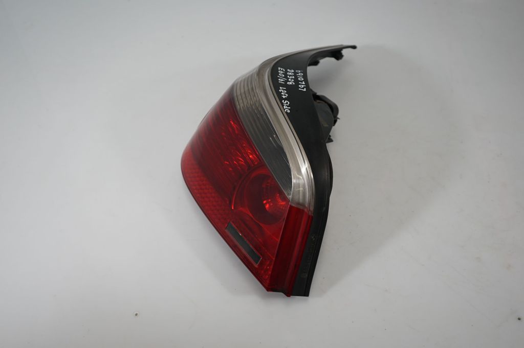 Rear/tail lights (2)