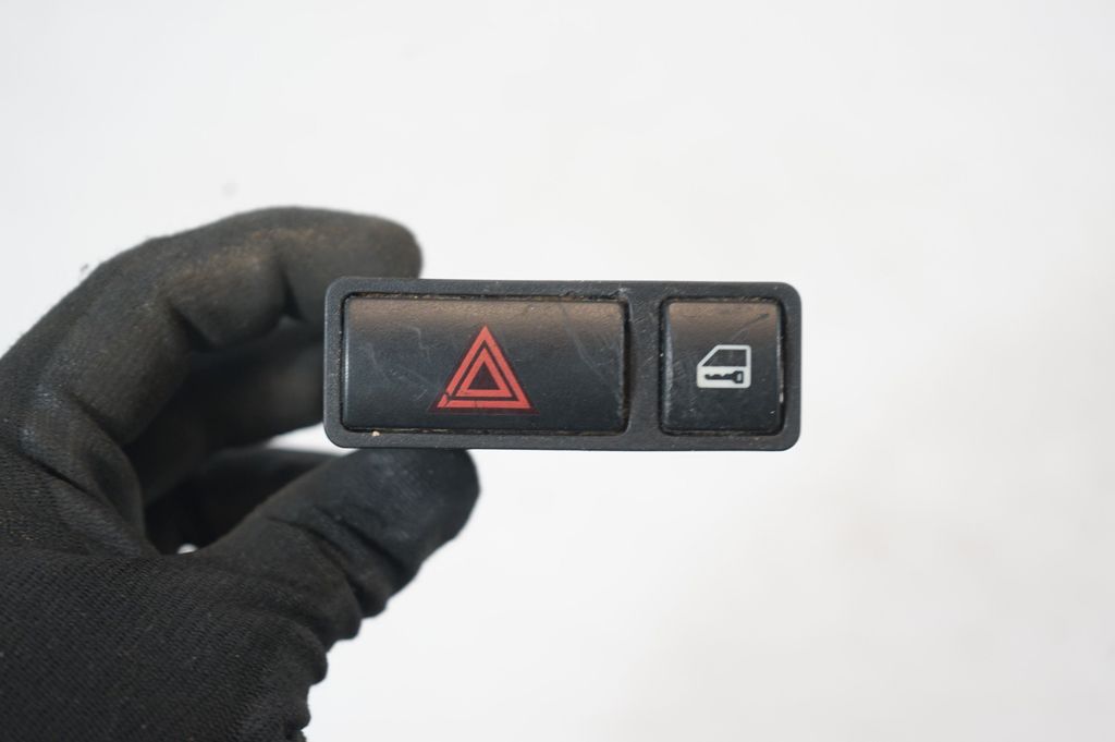 Hazard light switch (6)