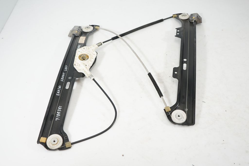 Front door window regulator with motor (4)