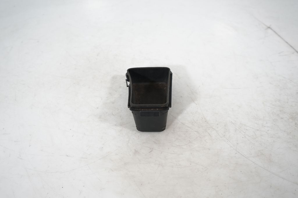 Gear shifter surround trim plastic (3)