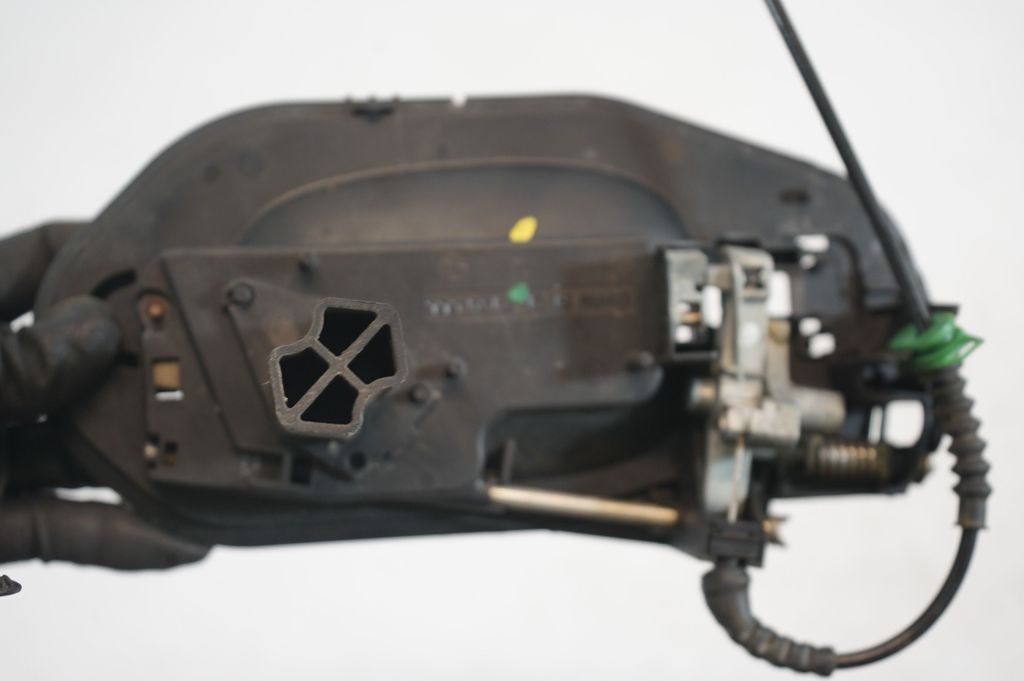 Rear door exterior handle (6)