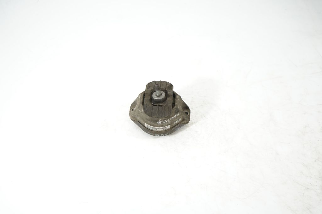 Engine mount bracket