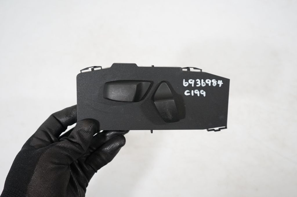 Seat control switch (8)