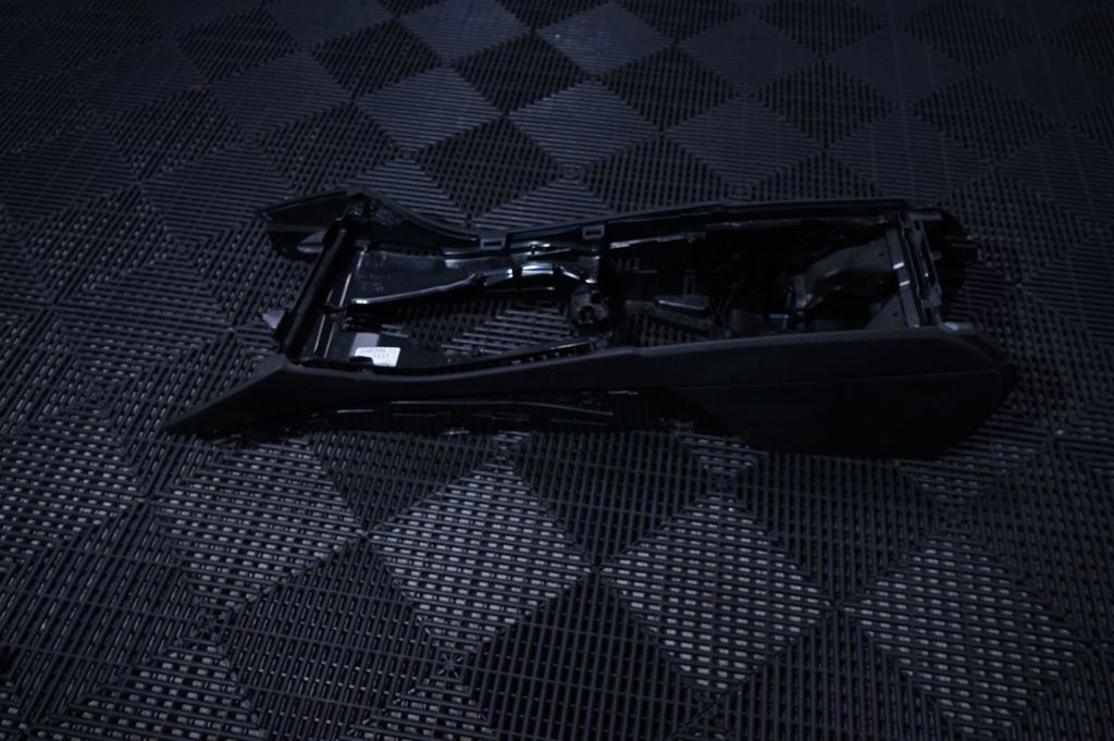 Center console (3)