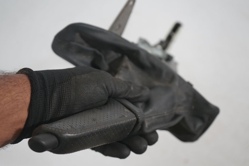 Handbrake/parking brake lever assembly (7)