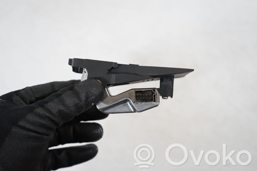 Central locking switch button (7)