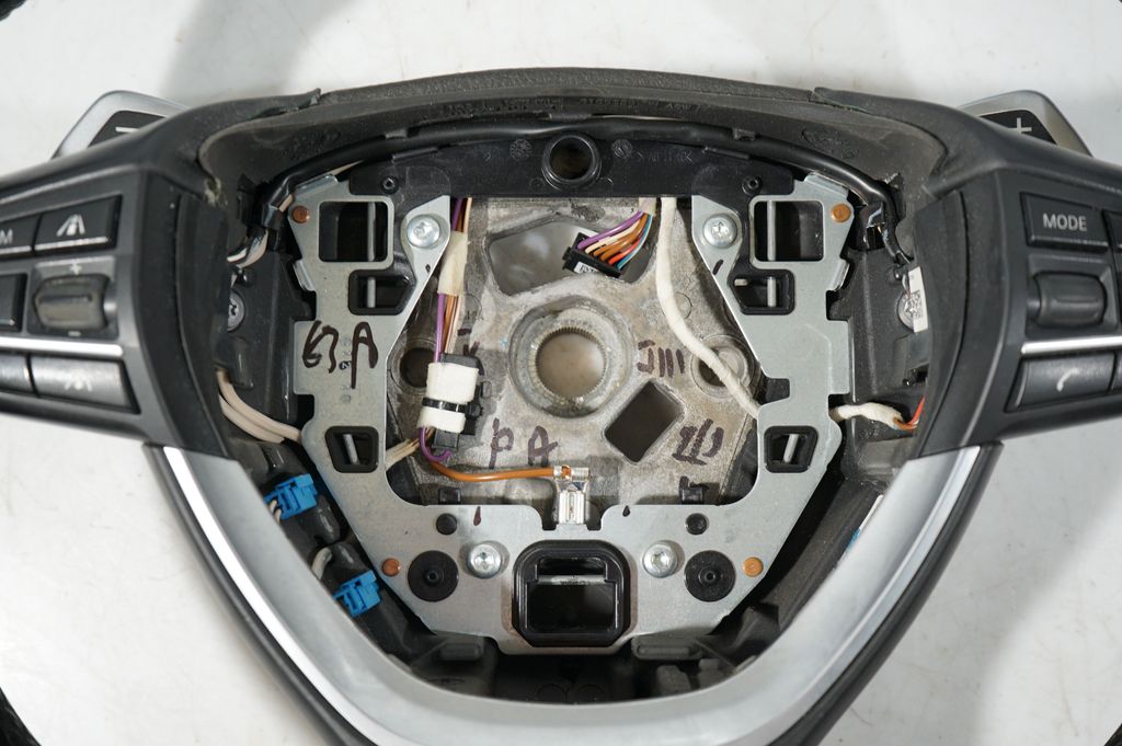 Brake pedal (8)