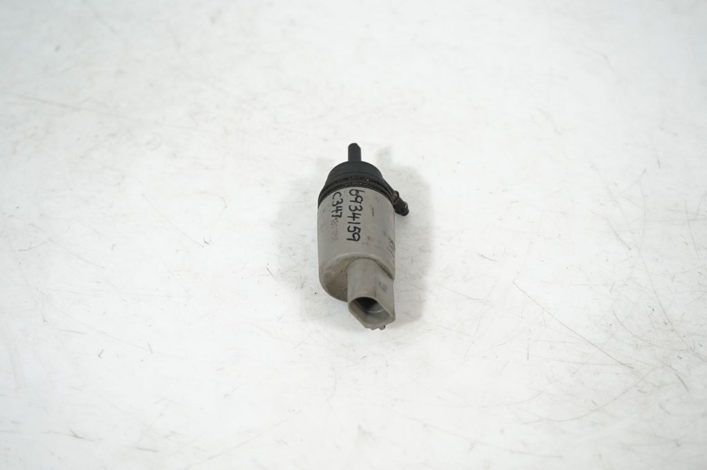 Windscreen/windshield washer pump (2)