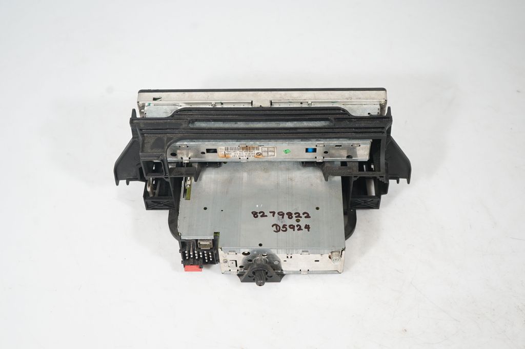 Radio/CD/DVD/GPS head unit (3)