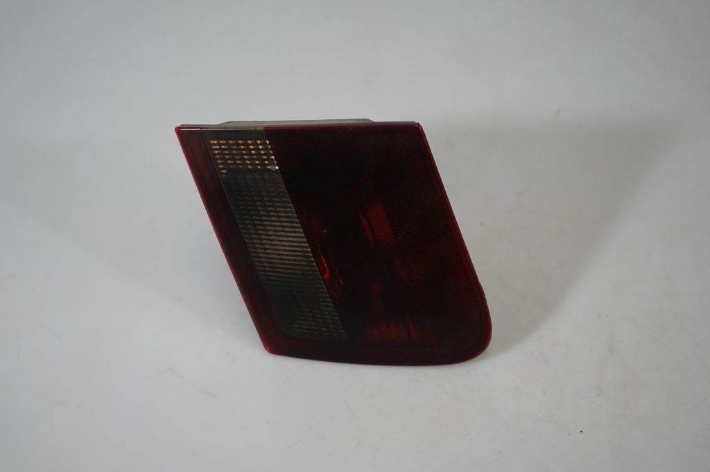Tailgate rear/tail lights (2)