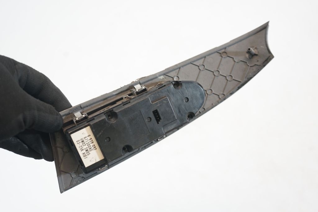 Electric window control switch (7)