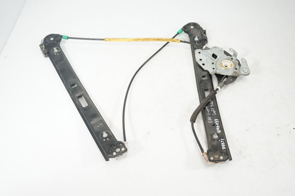 Front door window regulator with motor (4)